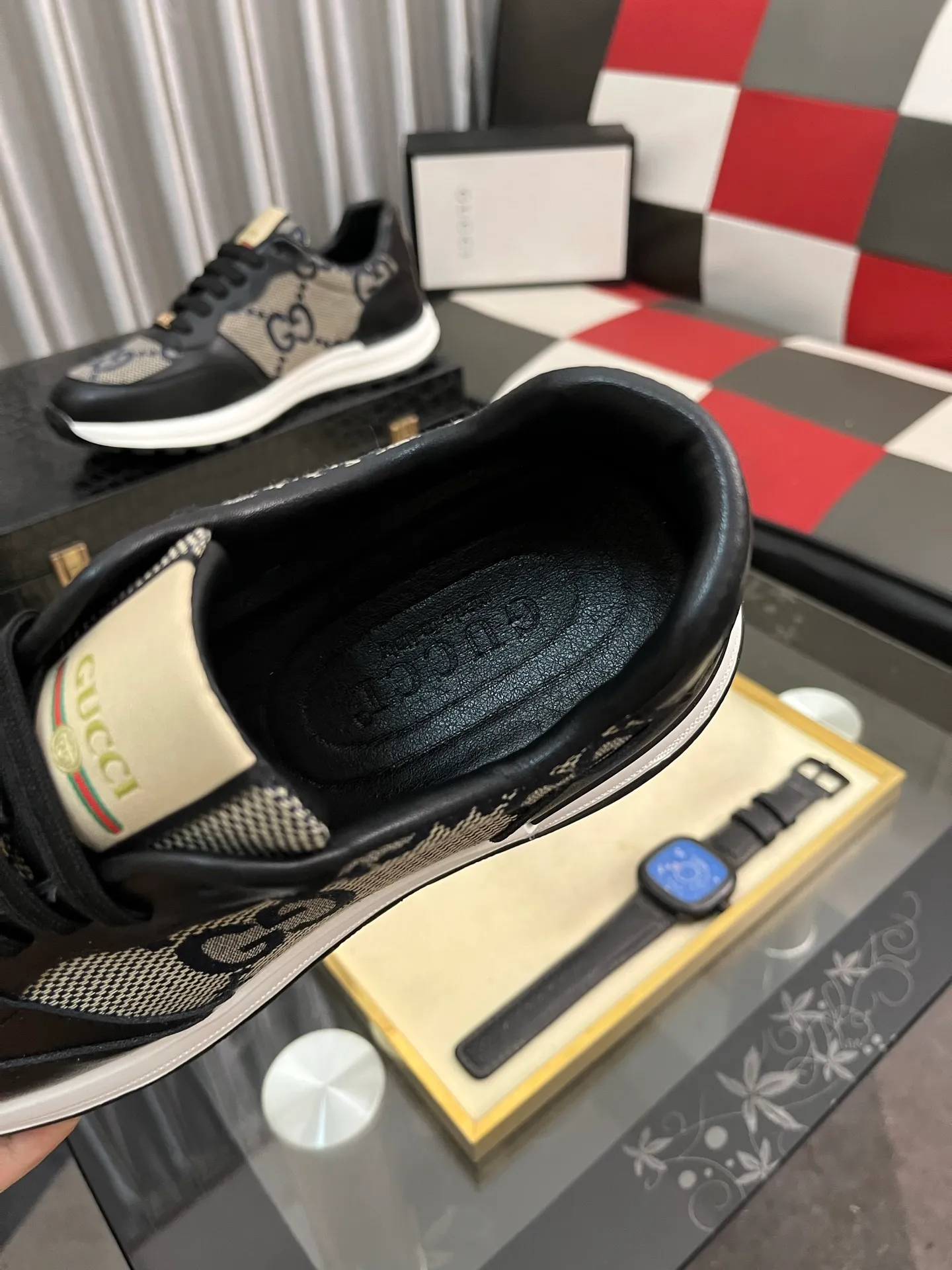Men's shoes💰420⌚️⌚️[GUCCI] Gucci men's casual shoes are absolutely popular🔥The ultimate matching item for trendy men! The charm of super texture is irresistible, the main recommendation, the flower leather color is bright! The upper is made of high-quality cowhide + breathable fabric, sheepskin feet, wear-resistant rubber sole, noble and elegant! Extremely comfortable🎁🎁You can be as handsome as you want💪 38-442️⃣colors available
